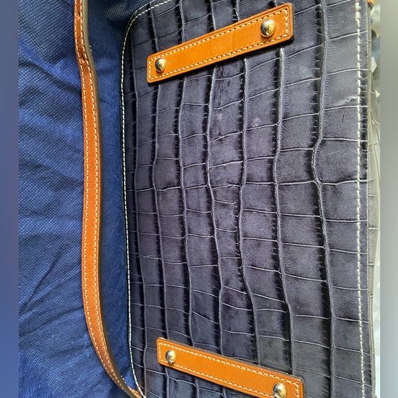 Dooney & Bourke satchel - Picture 3 of 8
